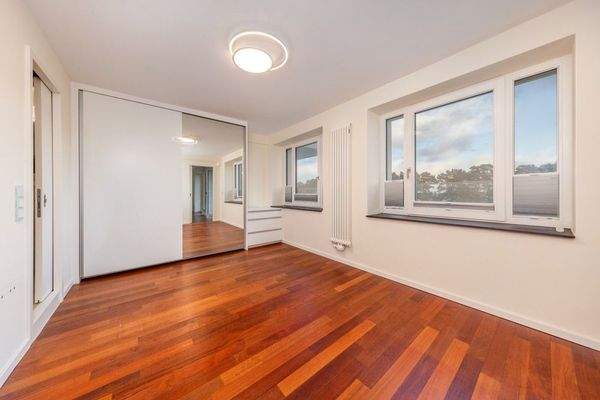 Schlafzimmer 2 zur Meerseite mit Badensuite inklus