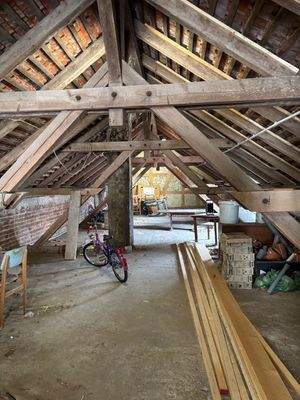 Nebengelass mit viel Platz