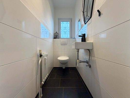 EG Gäste-WC: Kompakt, modern und angenehm praktisch im Alltag