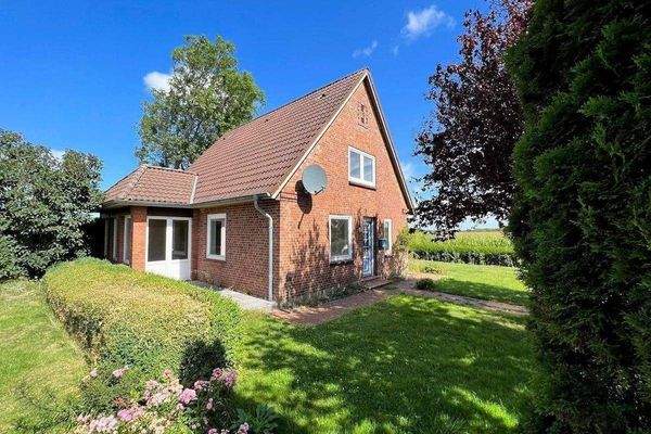 Außenansicht mit Terasse (Südwest)