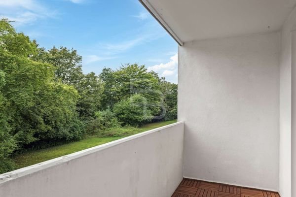 Loggia mit Blick ins Grüne 