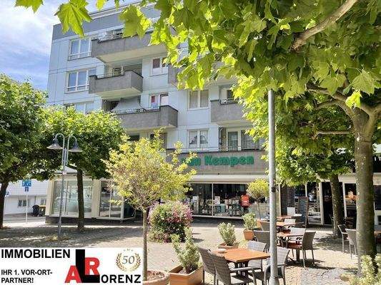 z. B. Supermärkte, sonstige Geschäfte, 