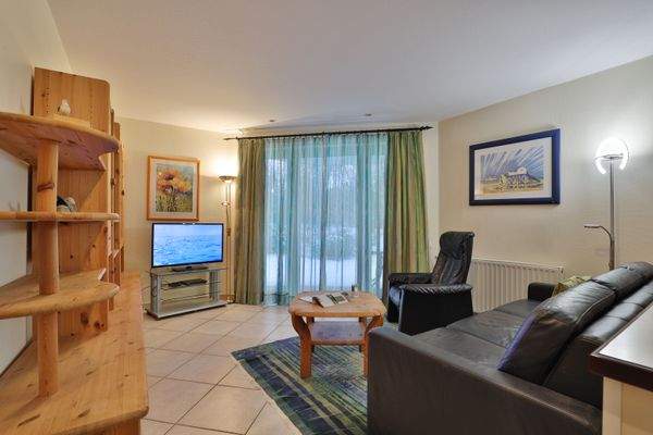  Wohnbereich mit Zugang zur Terrasse