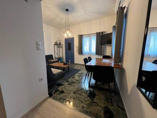 Kreta: Neu renoviertes Haus mit zwei Wohnungen in Milatos