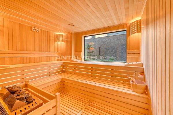 Flats in a Complex Near the Sea in Alanya