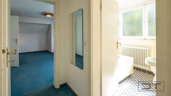 Diele mit Bad DG.jpg