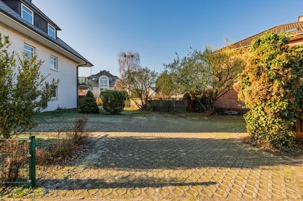 Driveway to the property