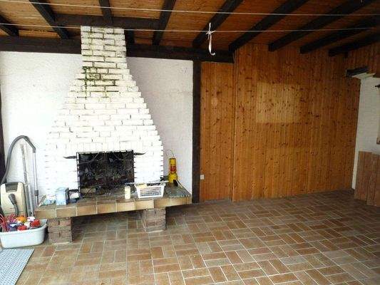 Partyraum mit offenem Kamin.JPG