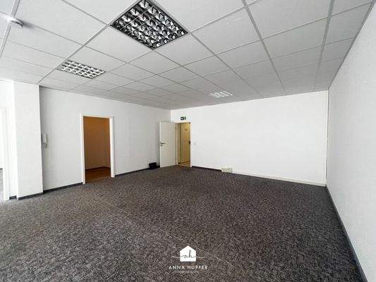 Büro 1.jpg