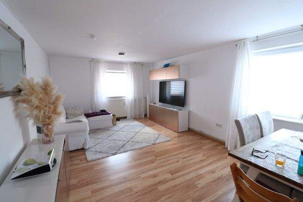 1.OG Wohnung 2 Wohnzimmer