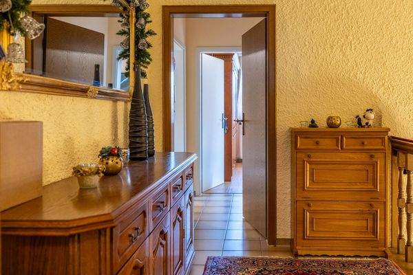 Großzügiges Wohnhaus mit Garten, Wintergarten & PV – ruhig gelegenes Raumwunder