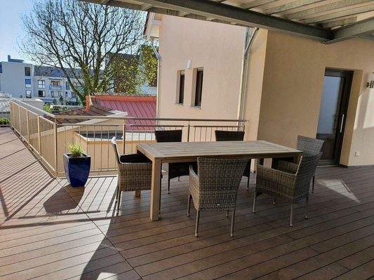 Gemeinschaftsterrasse im 1. OG