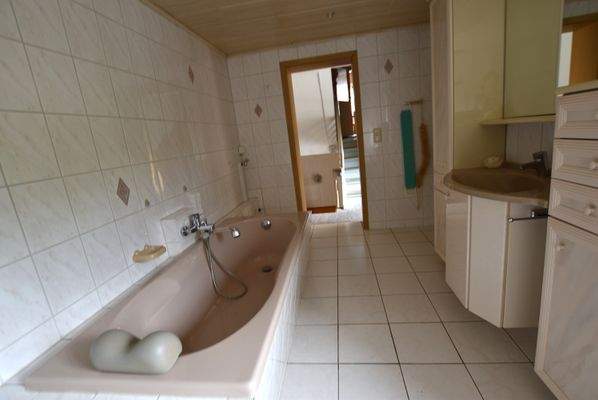 Badezimmer auf halber Treppe