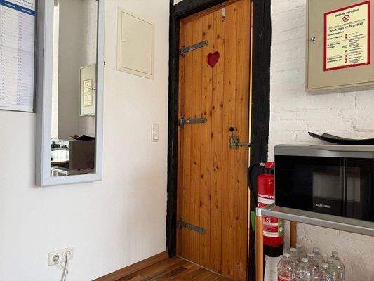 7Flur vor Toilette.jpeg