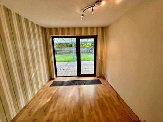 Büro/Gast im Erdgeschoss zum Garten