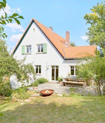 Freistehendes modernisiertes Haus direkt am lichten Forst