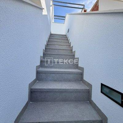 Contemporary Golf Apartments in a Lush Complex in Algorfa