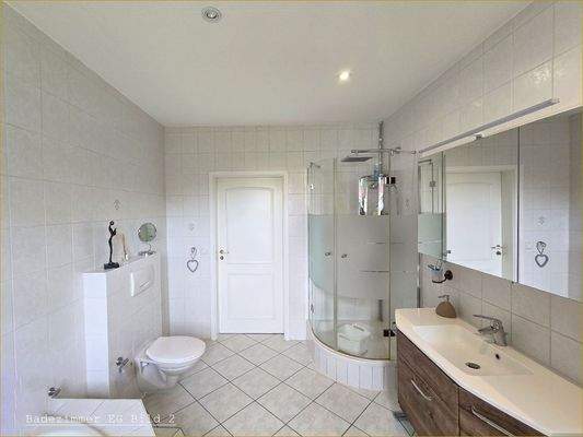Badezimmer EG_Bild 2