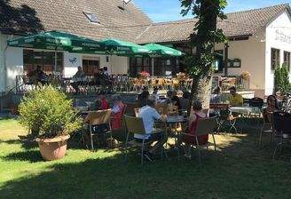 Biergarten und Terrasse