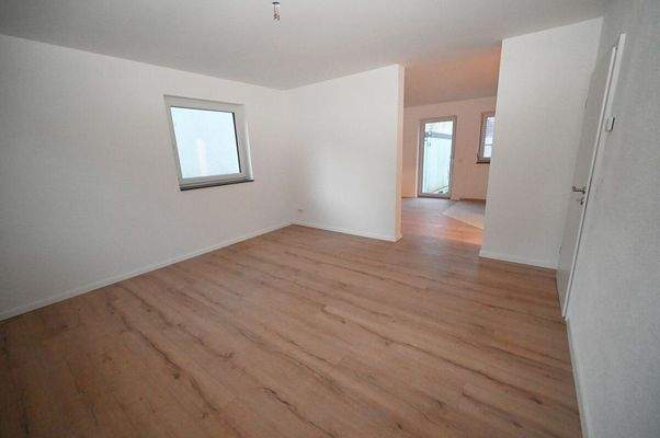 EG Durchgang 1. Zimmer zur Küche