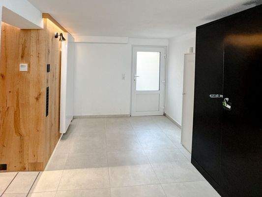 Ausreichend Staufläche im Soutterrain