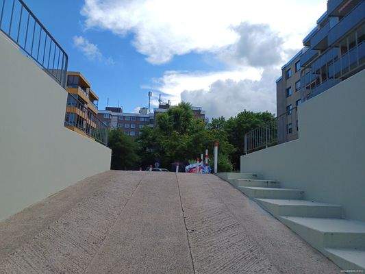 Ausfahrt Stellplatz 5