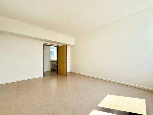 Viel Platz für Schränke vor Renovierung