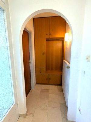 Garderobennische mit Einbauschrank