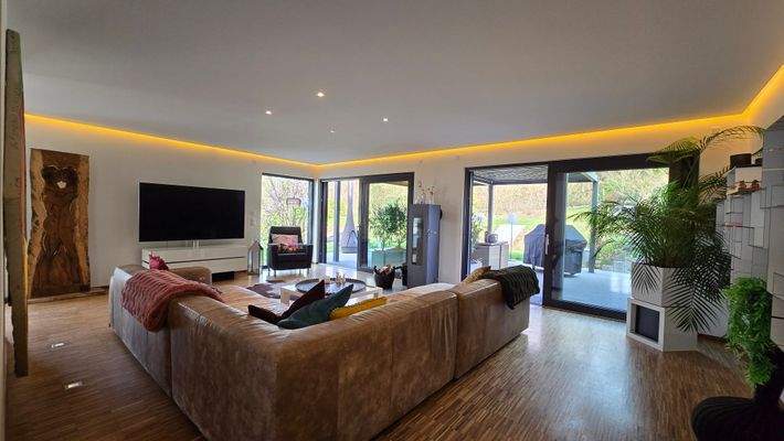 Wohnbereich & Zugang Terrasse und Garten