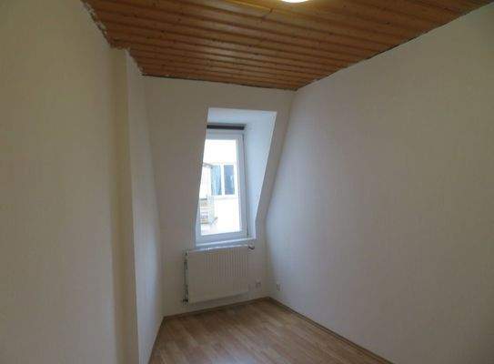 18-Dachgeschoss-Zimmer.JPG