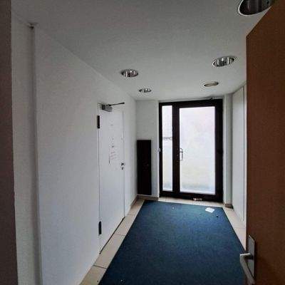 Eingang der Mitarbeiter