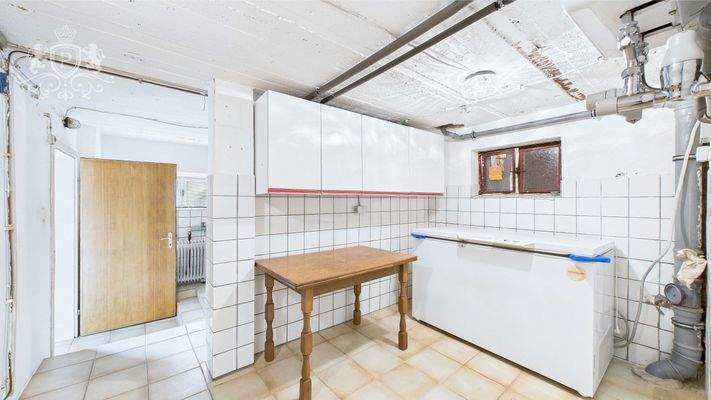 CAM01984G0-PR0473-STILL019