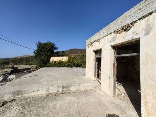 Kreta, Exantis: Unvollendetes, teilweise renoviertes Haus zum Verkauf in der Nähe von Bali