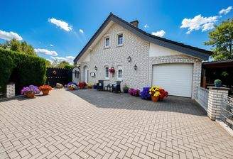 Eingang - (KI generiert)