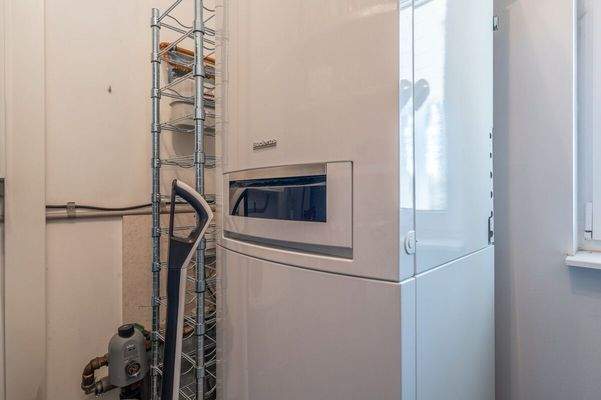 Für die Wärme sorgt eine Gasheizung von Buderus im HWR