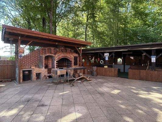 Riesenterrasse mit Außengrill