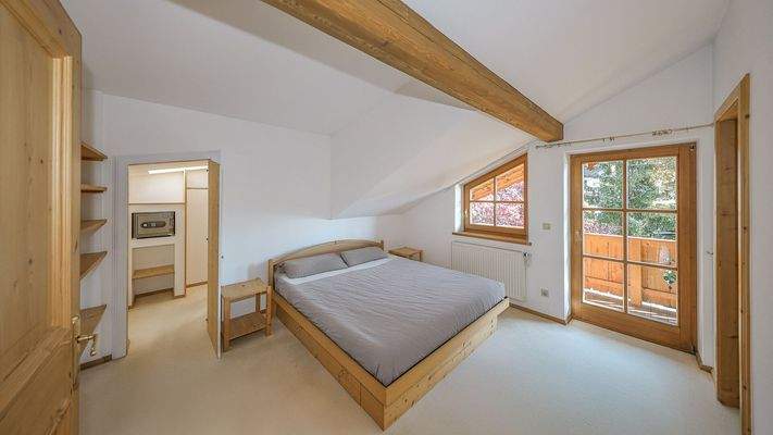 KITZIMMO-Dachgeschosswohnung in Toplage am Sonnberg kaufen - Immobilien Kitzbühel.