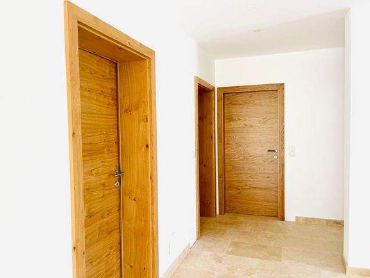 .. mit den schönen Holztüren