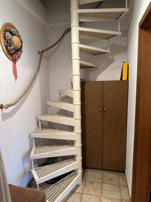 Treppe zum Dachgeschoss