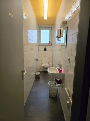 Damen-WC OG