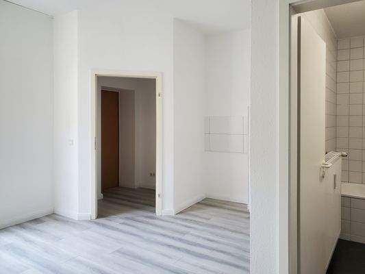 Blick Küche, Flur, Bad.jpg