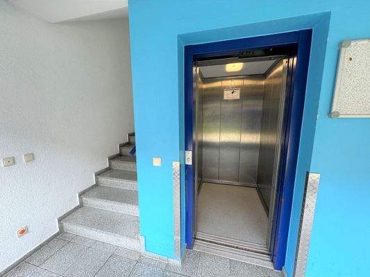 Eingang Treppenhaus.JPG