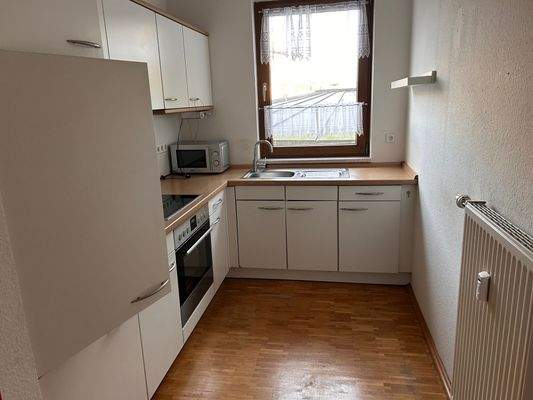 Küche mit Einbauküche