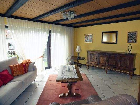 Wohnzimmer im Untergeschoss