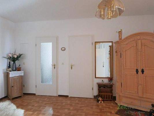 großer Wohnungsflur