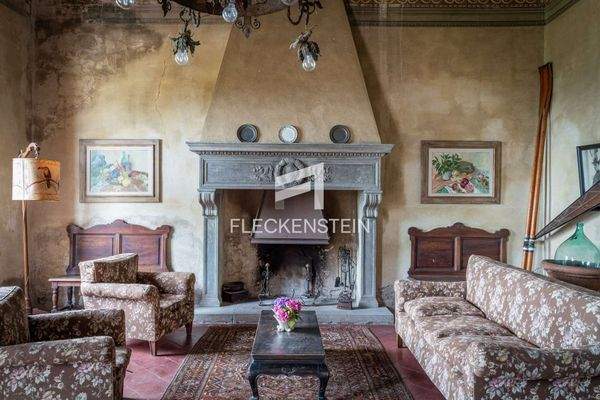 23 Eingangshalle im Erdgeschoss