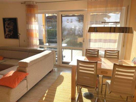 Essplatz mit Gartenblick