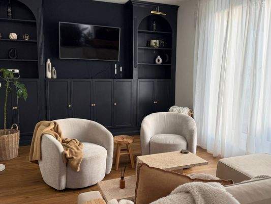 Ansicht VIII: Wohn- und Esszimmer mit offenem Küchenbereich