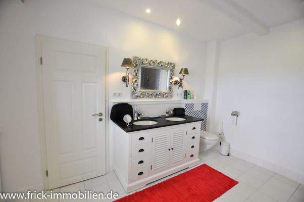 23-Waschtisch Bad-WC EG.JPG