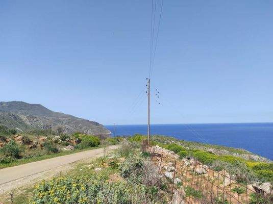 Kreta, Omprogialos: Grundstück mit unverbaubarem Meerblick zu verkaufen